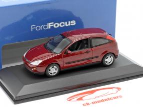 Ford Focus 3 puertas rojo metálico 1:43 Minichamps