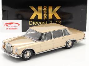 Mercedes-Benz 600 SWB (W100) Bouwjaar 1963 licht goud metalen 1:18 KK-Scale