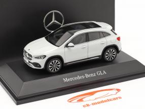 Mercedes-Benz GLA (H247) Byggeår 2020 digital hvid 1:43 Spark