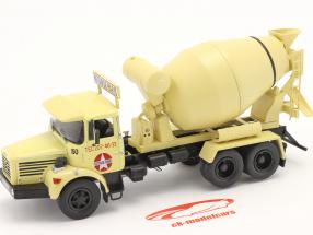 Berliet PMH 12 6x4 Cement mixer Byggeår 1969 fløde gul 1:43 Hachette