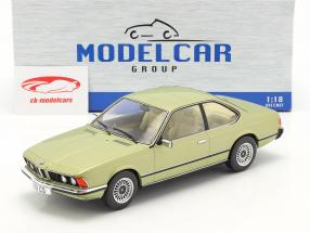 BMW 6er Serie (E24) Baujahr 1976 hellgrün metallic 1:18 Model Car Group