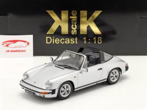 Porsche 911 Carrera Targa 3.2 1988 250.000 sølvgrå 1:18 KK-Scale