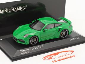 Porsche 911 (992) Turbo S Sport Design 2021 pitón verde 1:43 Minichamps
