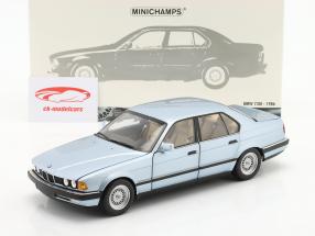 BMW 730i (E32) Año de construcción 1986 Azul claro metálico 1:18 Minichamps