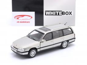Opel Omega A2 Caravan Año de construcción 1990 Gris metálico 1:24 WhiteBox