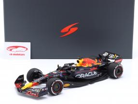 M. Verstappen Red Bull RB18 #1 ganador Abu Dhabi GP fórmula 1 Campeón mundial 2022 1:18 Spark