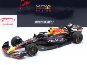 Sergio Perez Red Bull RB18 #11 2do Japón GP fórmula 1 2022 1:18 Minichamps