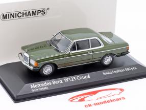 Mercedes-Benz 230CE (W123) Año de construcción 1982 verde oscuro metálico 1:43 Minichamps