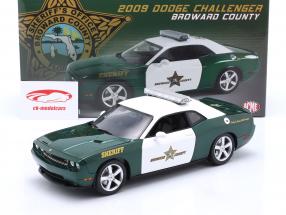 Dodge Challenger R/T Broward County Ano de construção 2009 verde / branco 1:18 GMP
