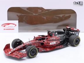 Alfa Romeo F1 Team X BOOGIE Art Car 2023 vermelho / preto 1:18 Solido