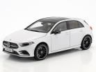 Mercedes-Benz A-Klasse (W177) Bouwjaar 2018 digitaal wit metalen 1:18 Norev