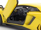 Lamborghini Aventador LP750-4 SV 建造年份 2015 黄 1:18 AUTOart