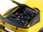Lamborghini Aventador LP750-4 SV ano de construção 2015 amarelo 1:18 AUTOart