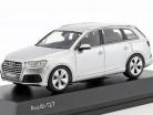 Audi Q7 Año 2015 papel de aluminio plata 1:43 Spark