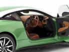 Aston Martin DB11 anno di costruzione 2017 appletree verde 1:18 AUTOart