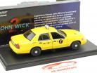 Ford Crown Victoria 出租车 建造年份 2008 电影 John Wick 2 (2017) 黄 1:43 Greenlight