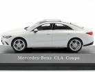 Mercedes-Benz CLA Coupe (C118) ano de construção 2019 digital branco 1:43 Spark