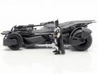 Batmobile とともに Batman フィギュア フィルム Justice League (2017) グレー 1:24 Jada Toys