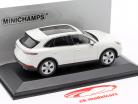 Porsche Cayenne année de construction 2017 blanc 1:43 Minichamps