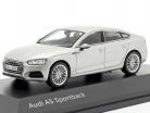 Audi A5 Sportback Bouwjaar 2017 Florett zilver 1:43 Spark