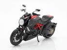 Ducati Diavel Carbon 黒 / 赤 1:12 Maisto