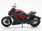 Ducati Diavel Carbon schwarz / rot 1:12 Maisto