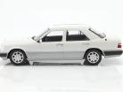 Mercedes-Benz Classe E (W124) Ano de construção 1989 ártico branco 1:18 iScale