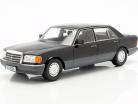 Mercedes-Benz 560 SEL S-class (W126) year 1985 black / Gray 1:18 iScale