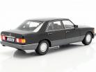 Mercedes-Benz 560 SEL S-class (W126) year 1985 black / Gray 1:18 iScale