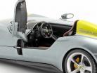 Ferrari Monza SP1 Ano de construção 2019 cinzento metálico / amarelo 1:24 Bburago