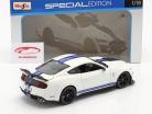 Ford Mustang Shelby GT500 year 2020 white with blue stripes 1:18 Maisto
