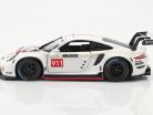 Porsche 911 RSR GT #911 белый / красный 1:24 Bburago