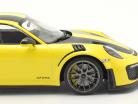 Porsche 911 (991 II) GT2 RS Weissach Package 2018 racing 黄 / 銀 リム 1:18 Minichamps