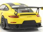 Porsche 911 (991 II) GT2 RS Weissach Package 2018 racing 黄色的 / 银 轮辋 1:18 Minichamps