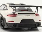 Porsche 911 (991 II) GT2 RS Weissach Package 2018 blanco / negro llantas 1:18 Minichamps