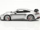 Porsche 911 (992) GT3 2021 GT银 金属的 和 展示柜 1:18 Minichamps