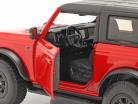 Ford Bronco Wildtrak 2 portas Ano de construção 2021 vermelho / Preto 1:18 Maisto