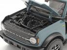 Ford Bronco Badlands (sin Puertas) Año de construcción 2021 gris azulado 1:18 Maisto