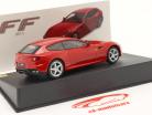 Ferrari FF Baujahr 2011 mit Vitrine rot 1:43 Altaya