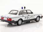 Volvo 240 GL Polizei Dänemark Baujahr 1986 weiß 1:24 Welly