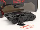Batmobile met Batman figuur Film The Batman 2022 zwart 1:32 Jada Toys