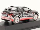 Audi Q4 e-tron prototype Byggeår 2021 hvid / sort / Rød 1:43 Spark