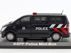 Mini-Bus SPF Polizei Singapur dunkelblau 1:43 Ixo