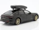 Porsche Panamera 10 Años versión Con caja de techo negro metálico 1:18 Spark