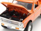 Chevrolet K-10 4x4 Off-Road Byggeår 1972 orange 1:18 GMP