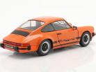 Porsche 911 (930) 3.0 Carrera Byggeår 1977 orange 1:18 Solido