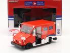 Canada Post Long-Life mail vehicle (LLV) red / white 1:18 Greenlight