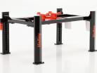 Adjustable four post lift Holley black / white / red 1:18 Greenlight