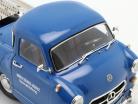 Set: Mercedes-Benz race transporter blauw Vraag me af Met Mercedes-Benz W196 #8 1:18 WERK83