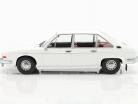 Tatra 613 Año de construcción 1979 Blanco 1:18 Triple9